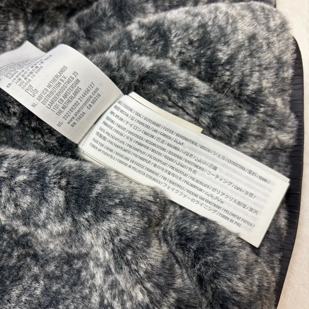 Abercrombie Kids Black Puffer Warm Jacket faux fur lining Size‎ 5/6